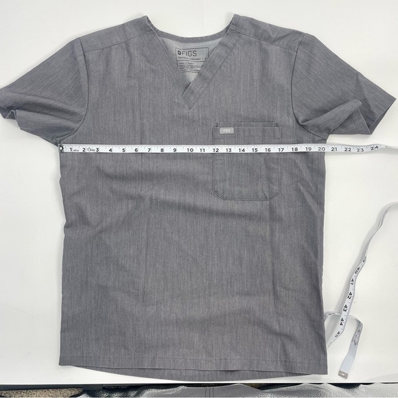 FIGS Leon™ Three-Pocket Scrub Graphite Grey Top Medical Uniform top Size Small - Picture 6 of 8